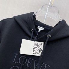 2026ss早秋最新款休闲打底 高端品质 版型面料五金都是专柜1:1定制 面料是用的100%液氨空气层棉面料 身上帅气有 2026ss早秋最新款休闲打底 高端品质 版型面料五金都是专柜1:1定制 面料是用的100%液氨空气层棉面料 身上帅气有