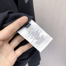 2026ss早秋最新款休闲打底 高端品质 版型面料五金都是专柜1:1定制 面料是用的100%液氨空气层棉面料 身上帅气有 2026ss早秋最新款休闲打底 高端品质 版型面料五金都是专柜1:1定制 面料是用的100%液氨空气层棉面料 身上帅气有