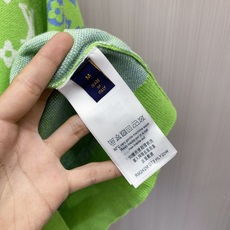 2026秋冬新款羊毛毛衣 高品质意大利进口羊毛混纺面料,高密度针织,时尚百搭毛衣,帅气十足。经典Logo标志 更耐穿更加 2026秋冬新款羊毛毛衣 高品质意大利进口羊毛混纺面料,高密度针织,时尚百搭毛衣,帅气十足。经典Logo标志 更耐穿更加