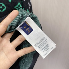 2026秋冬新款羊毛毛衣 高品质意大利进口羊毛混纺面料,高密度针织,时尚百搭毛衣,帅气十足。经典Logo标志 更耐穿更加 2026秋冬新款羊毛毛衣 高品质意大利进口羊毛混纺面料,高密度针织,时尚百搭毛衣,帅气十足。经典Logo标志 更耐穿更加