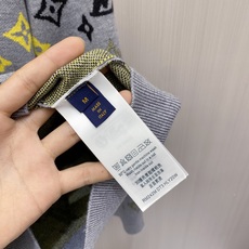 2026秋冬新款羊毛毛衣 高品质意大利进口羊毛混纺面料,高密度针织,时尚百搭毛衣,帅气十足。经典Logo标志 更耐穿更加 2026秋冬新款羊毛毛衣 高品质意大利进口羊毛混纺面料,高密度针织,时尚百搭毛衣,帅气十足。经典Logo标志 更耐穿更加