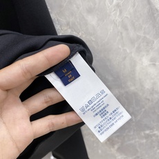 2026ss早秋最新款休闲打底 高端品质 版型面料五金都是专柜1:1定制 面料是用的100%液氨空气层棉面料 身上帅气有 2026ss早秋最新款休闲打底 高端品质 版型面料五金都是专柜1:1定制 面料是用的100%液氨空气层棉面料 身上帅气有