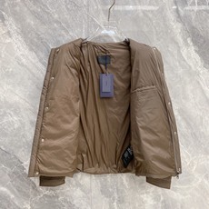 爆款羽绒服 2026新品 新款羽绒服秀场新品,品相非常完美, 内里90%白鹅绒填充,舒适保暖,色泽饱满诱人,非常出彩的设 爆款羽绒服 2026新品 新款羽绒服秀场新品,品相非常完美, 内里90%白鹅绒填充,舒适保暖,色泽饱满诱人,非常出彩的设