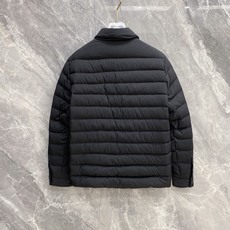 爆款羽绒服 2026新品 新款羽绒服秀场新品,品相非常完美, 内里90%白鹅绒填充,舒适保暖,色泽饱满诱人,非常出彩的设 爆款羽绒服 2026新品 新款羽绒服秀场新品,品相非常完美, 内里90%白鹅绒填充,舒适保暖,色泽饱满诱人,非常出彩的设
