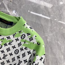 2026秋冬新款羊毛毛衣 高品质意大利进口羊毛混纺面料,高密度针织,时尚百搭毛衣,帅气十足。经典Logo标志 更耐穿更加 2026秋冬新款羊毛毛衣 高品质意大利进口羊毛混纺面料,高密度针织,时尚百搭毛衣,帅气十足。经典Logo标志 更耐穿更加