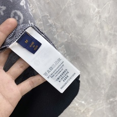 2026秋冬新款羊毛毛衣 高品质意大利进口羊毛混纺面料,高密度针织,时尚百搭毛衣,帅气十足。经典Logo标志 更耐穿更加 2026秋冬新款羊毛毛衣 高品质意大利进口羊毛混纺面料,高密度针织,时尚百搭毛衣,帅气十足。经典Logo标志 更耐穿更加