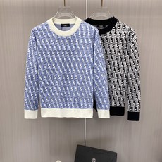 2026秋冬新款羊毛毛衣 高品质意大利进口羊毛混纺面料,高密度针织,时尚百搭毛衣,帅气十足。经典Logo标志 更耐穿更加 2026秋冬新款羊毛毛衣 高品质意大利进口羊毛混纺面料,高密度针织,时尚百搭毛衣,帅气十足。经典Logo标志 更耐穿更加