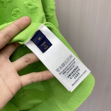 2026秋冬新款羊毛毛衣 高品质意大利进口羊毛混纺面料,高密度针织,时尚百搭毛衣,帅气十足。经典Logo标志 更耐穿更加 2026秋冬新款羊毛毛衣 高品质意大利进口羊毛混纺面料,高密度针织,时尚百搭毛衣,帅气十足。经典Logo标志 更耐穿更加