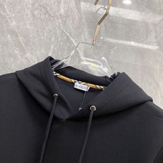 2026ss早秋最新款休闲打底 高端品质 版型面料五金都是专柜1:1定制 面料是用的100%液氨空气层棉面料 身上帅气有 2026ss早秋最新款休闲打底 高端品质 版型面料五金都是专柜1:1定制 面料是用的100%液氨空气层棉面料 身上帅气有