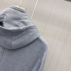 专柜🆕 2026早秋新款休闲套装!专柜同步。细节精致高级,品牌l织带高级感满满。更显年轻活力,定制高端面料,上身挺括有型 专柜🆕 2026早秋新款休闲套装!专柜同步。细节精致高级,品牌l织带高级感满满。更显年轻活力,定制高端面料,上身挺括有型