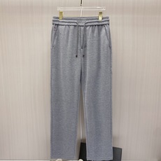 专柜🆕 2026早秋新款休闲套装!专柜同步。细节精致高级,品牌l织带高级感满满。更显年轻活力,定制高端面料,上身挺括有型 专柜🆕 2026早秋新款休闲套装!专柜同步。细节精致高级,品牌l织带高级感满满。更显年轻活力,定制高端面料,上身挺括有型
