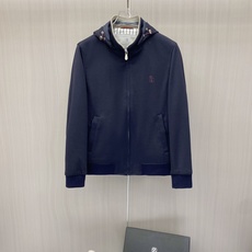 专柜🆕 2026早秋新款休闲套装!专柜同步。细节精致高级,品牌l织带高级感满满。更显年轻活力,定制高端面料,上身挺括有型 专柜🆕 2026早秋新款休闲套装!专柜同步。细节精致高级,品牌l织带高级感满满。更显年轻活力,定制高端面料,上身挺括有型