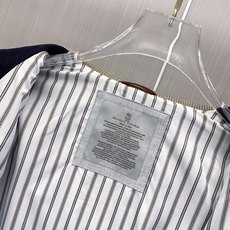 专柜🆕 2026早秋新款休闲套装!专柜同步。细节精致高级,品牌l织带高级感满满。更显年轻活力,定制高端面料,上身挺括有型 专柜🆕 2026早秋新款休闲套装!专柜同步。细节精致高级,品牌l织带高级感满满。更显年轻活力,定制高端面料,上身挺括有型