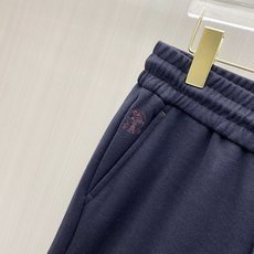 专柜🆕 2026早秋新款休闲套装!专柜同步。细节精致高级,品牌l织带高级感满满。更显年轻活力,定制高端面料,上身挺括有型 专柜🆕 2026早秋新款休闲套装!专柜同步。细节精致高级,品牌l织带高级感满满。更显年轻活力,定制高端面料,上身挺括有型