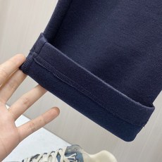 专柜🆕 2026早秋新款休闲套装!专柜同步。细节精致高级,品牌l织带高级感满满。更显年轻活力,定制高端面料,上身挺括有型 专柜🆕 2026早秋新款休闲套装!专柜同步。细节精致高级,品牌l织带高级感满满。更显年轻活力,定制高端面料,上身挺括有型