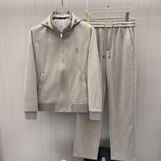 专柜🆕 2026早秋新款休闲套装!专柜同步。细节精致高级,品牌l织带高级感满满。更显年轻活力,定制高端面料,上身挺括有型 专柜🆕 2026早秋新款休闲套装!专柜同步。细节精致高级,品牌l织带高级感满满。更显年轻活力,定制高端面料,上身挺括有型