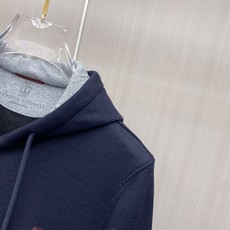 专柜🆕 2026早秋新款休闲套装!专柜同步。细节精致高级,品牌l织带高级感满满。更显年轻活力,定制高端面料,上身挺括有型 专柜🆕 2026早秋新款休闲套装!专柜同步。细节精致高级,品牌l织带高级感满满。更显年轻活力,定制高端面料,上身挺括有型