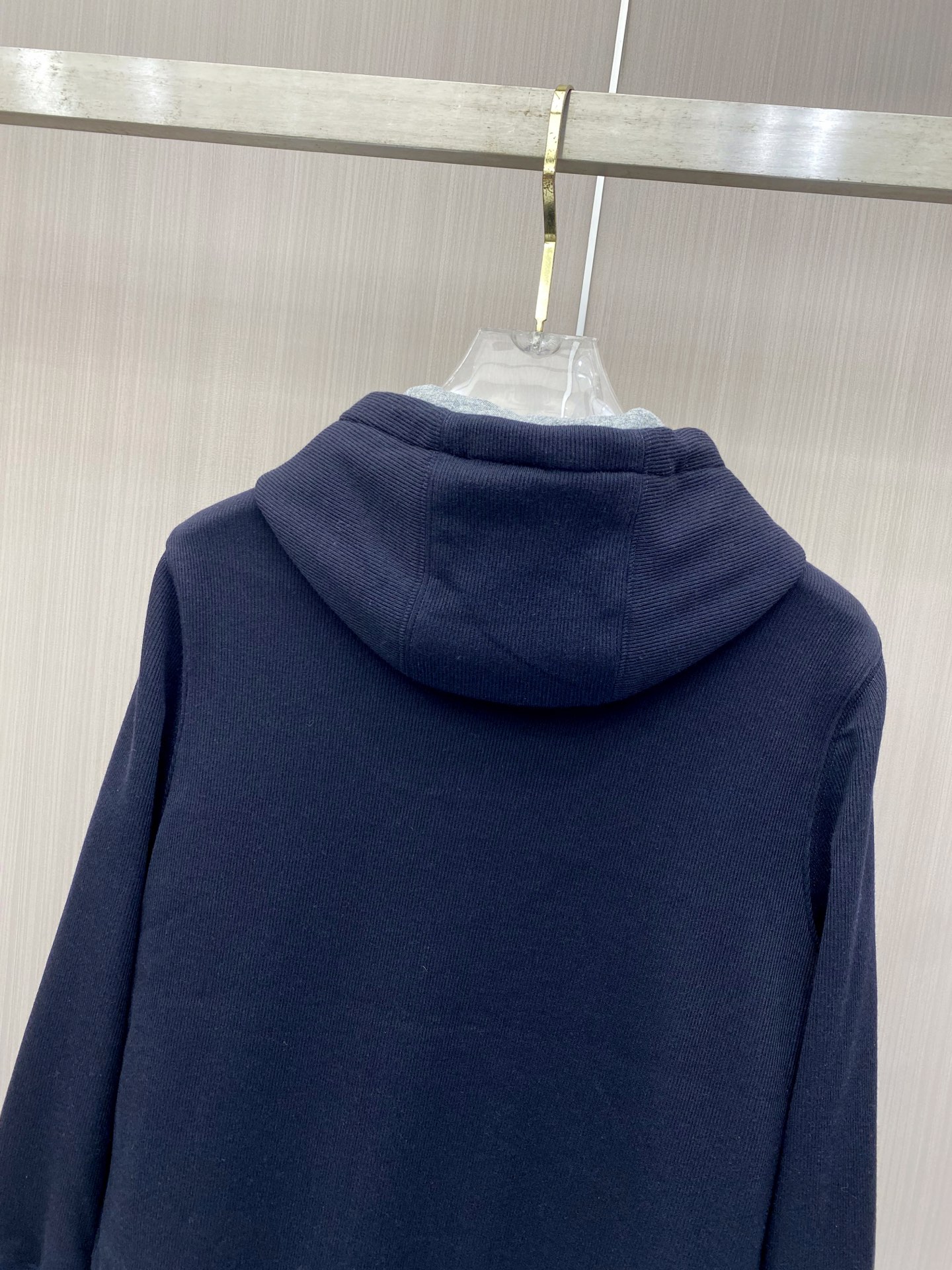 专柜🆕 2026早秋新款休闲套装!专柜同步。细节精致高级,品牌l织带高级感满满。更显年轻活力,定制高端面料,上身挺括有型 专柜🆕 2026早秋新款休闲套装!专柜同步。细节精致高级,品牌l织带高级感满满。更显年轻活力,定制高端面料,上身挺括有型