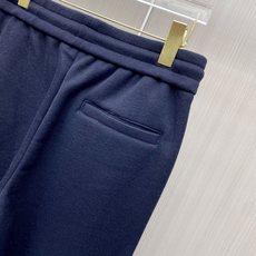 专柜🆕 2026早秋新款休闲套装!专柜同步。细节精致高级,品牌l织带高级感满满。更显年轻活力,定制高端面料,上身挺括有型 专柜🆕 2026早秋新款休闲套装!专柜同步。细节精致高级,品牌l织带高级感满满。更显年轻活力,定制高端面料,上身挺括有型