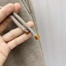 专柜🆕 2026早秋新款休闲套装!专柜同步。细节精致高级,品牌l织带高级感满满。更显年轻活力,定制高端面料,上身挺括有型 专柜🆕 2026早秋新款休闲套装!专柜同步。细节精致高级,品牌l织带高级感满满。更显年轻活力,定制高端面料,上身挺括有型