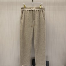 专柜🆕 2026早秋新款休闲套装!专柜同步。细节精致高级,品牌l织带高级感满满。更显年轻活力,定制高端面料,上身挺括有型 专柜🆕 2026早秋新款休闲套装!专柜同步。细节精致高级,品牌l织带高级感满满。更显年轻活力,定制高端面料,上身挺括有型