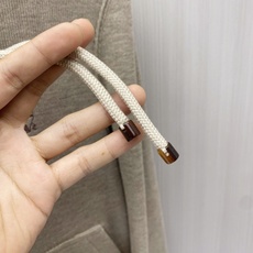 专柜🆕 2026早秋新款休闲套装!专柜同步。细节精致高级,品牌l织带高级感满满。更显年轻活力,定制高端面料,上身挺括有型 专柜🆕 2026早秋新款休闲套装!专柜同步。细节精致高级,品牌l织带高级感满满。更显年轻活力,定制高端面料,上身挺括有型