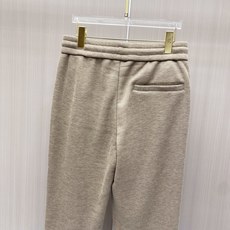 专柜🆕 2026早秋新款休闲套装!专柜同步。细节精致高级,品牌l织带高级感满满。更显年轻活力,定制高端面料,上身挺括有型 专柜🆕 2026早秋新款休闲套装!专柜同步。细节精致高级,品牌l织带高级感满满。更显年轻活力,定制高端面料,上身挺括有型