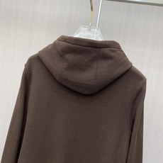 专柜🆕 2026早秋新款休闲套装!专柜同步。细节精致高级,品牌l织带高级感满满。更显年轻活力,定制高端面料,上身挺括有型 专柜🆕 2026早秋新款休闲套装!专柜同步。细节精致高级,品牌l织带高级感满满。更显年轻活力,定制高端面料,上身挺括有型