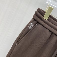 专柜🆕 2026早秋新款休闲套装!专柜同步。细节精致高级,品牌l织带高级感满满。更显年轻活力,定制高端面料,上身挺括有型 专柜🆕 2026早秋新款休闲套装!专柜同步。细节精致高级,品牌l织带高级感满满。更显年轻活力,定制高端面料,上身挺括有型