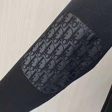 2026ss早秋最新款休闲打底 高端品质 版型面料五金都是专柜1:1定制 面料是用的100%液氨空气层棉面料 身上帅气有 2026ss早秋最新款休闲打底 高端品质 版型面料五金都是专柜1:1定制 面料是用的100%液氨空气层棉面料 身上帅气有