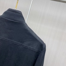 2026秋冬新款棉服冲锋衣,配备原版五金,选用G‑TEX功能性面料,拥有优秀的防风防水表现。压胶密封口袋,帽口支持调节, 2026秋冬新款棉服冲锋衣,配备原版五金,选用G‑TEX功能性面料,拥有优秀的防风防水表现。压胶密封口袋,帽口支持调节,