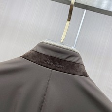 2026秋冬新款棉服冲锋衣,配备原版五金,选用G‑TEX功能性面料,拥有优秀的防风防水表现。压胶密封口袋,帽口支持调节, 2026秋冬新款棉服冲锋衣,配备原版五金,选用G‑TEX功能性面料,拥有优秀的防风防水表现。压胶密封口袋,帽口支持调节,