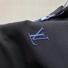 2026ss早秋最新款休闲打底 高端品质 版型面料五金都是专柜1:1定制 面料是用的100%液氨空气层棉面料 身上帅气有 2026ss早秋最新款休闲打底 高端品质 版型面料五金都是专柜1:1定制 面料是用的100%液氨空气层棉面料 身上帅气有
