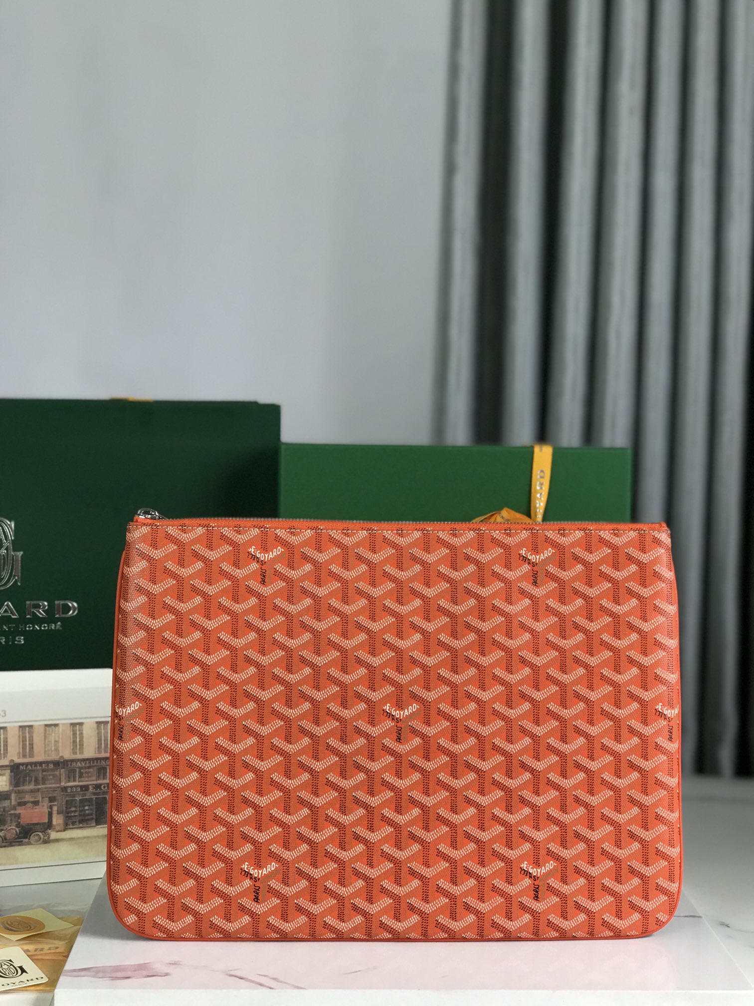 NO:183893,Genuine SENAT MGM clutch, the same size as A4 paper, can be used as a file bag, can be placed in iPad or various daily use, and a card slot is set inside. MGM size 36*26*0.5cm 020167, Super Goya, handbag19860909正品级 SENAT MGM手拿包,尺寸同A4纸大小,可用作文件袋,可放ipad或各种日常使用,内部设置了一个卡位. MGM尺寸36*26*0.5cm 020167,特级戈雅,handbag,Bag