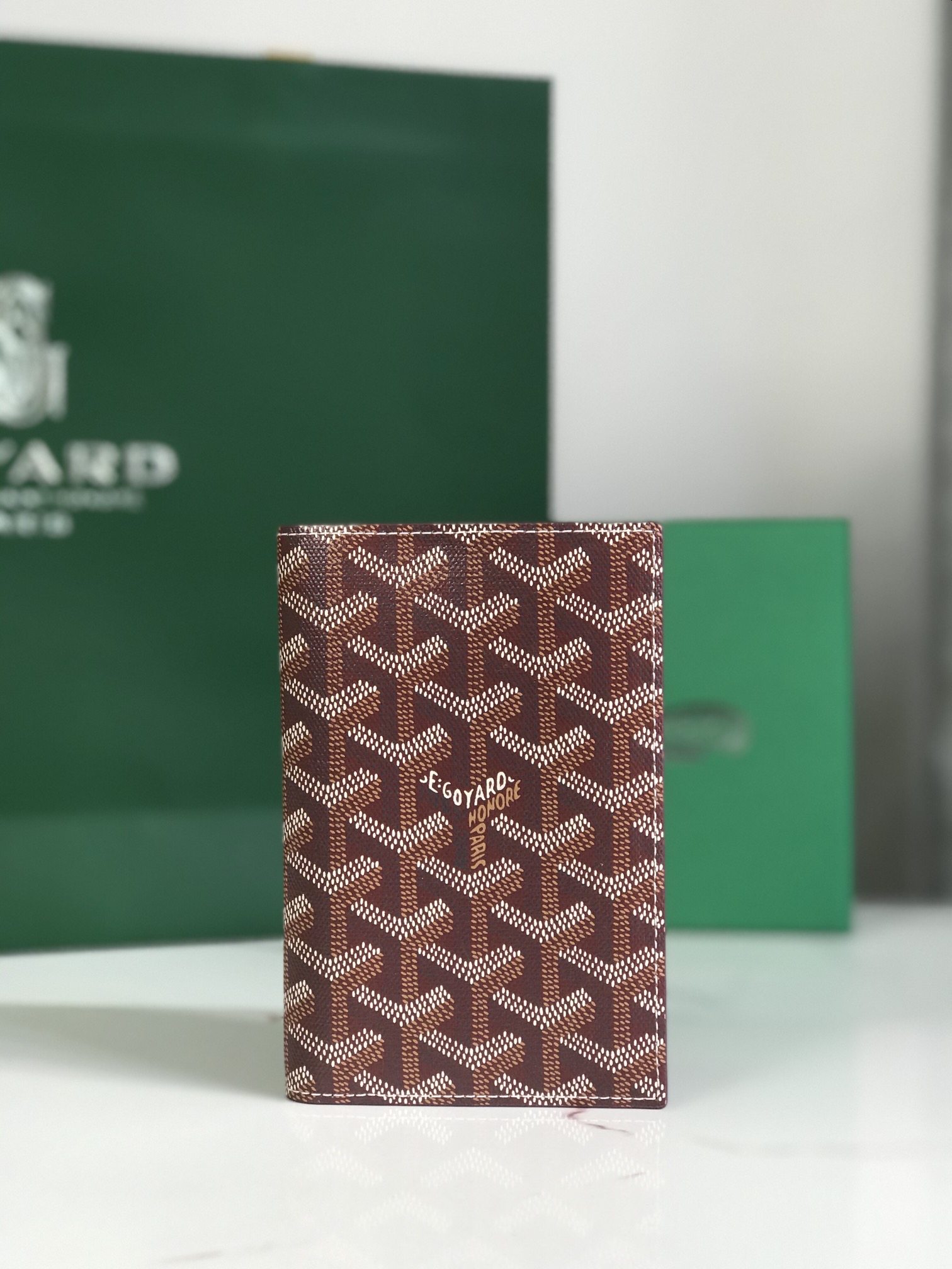 NO:201606,, Exclusive background Goyard Passport clip A must-have item for fashion travel G0YARD (Goya) was founded in 1853 and has a history of more than 160 years. The fabric is mixed with hemp, cotton and hemp fiber and then coated with glossy gum aldose. It is waterproof, strong and durable. It is popular among celebrities, royal families and nobles. Use the exclusive wallet to customize glossy skin diagonally needle and thread. The interior is perfect for custom-made top cowhide [non-superficial non-second-layer leather] Size 10*14.2cm 020608, Goya, wallets, cowhide19860909,独家背景 Goyard 护照夹  时尚出行必备单品 G0YARD（戈雅）成立于1853年,已超过160年的历史,面料以麻,棉及大麻纤维混合织成后再涂上光面的树胶醛醣,防水,结实,耐用,备受明星,王室,贵族的热捧 使用专属钱包的对版定制光面皮对角针线完美内部黄色部分为对版定制头层牛皮【非超纤非二层皮】 尺寸 10*14.2cm 020608,戈雅,wallets,cowhide,Bag