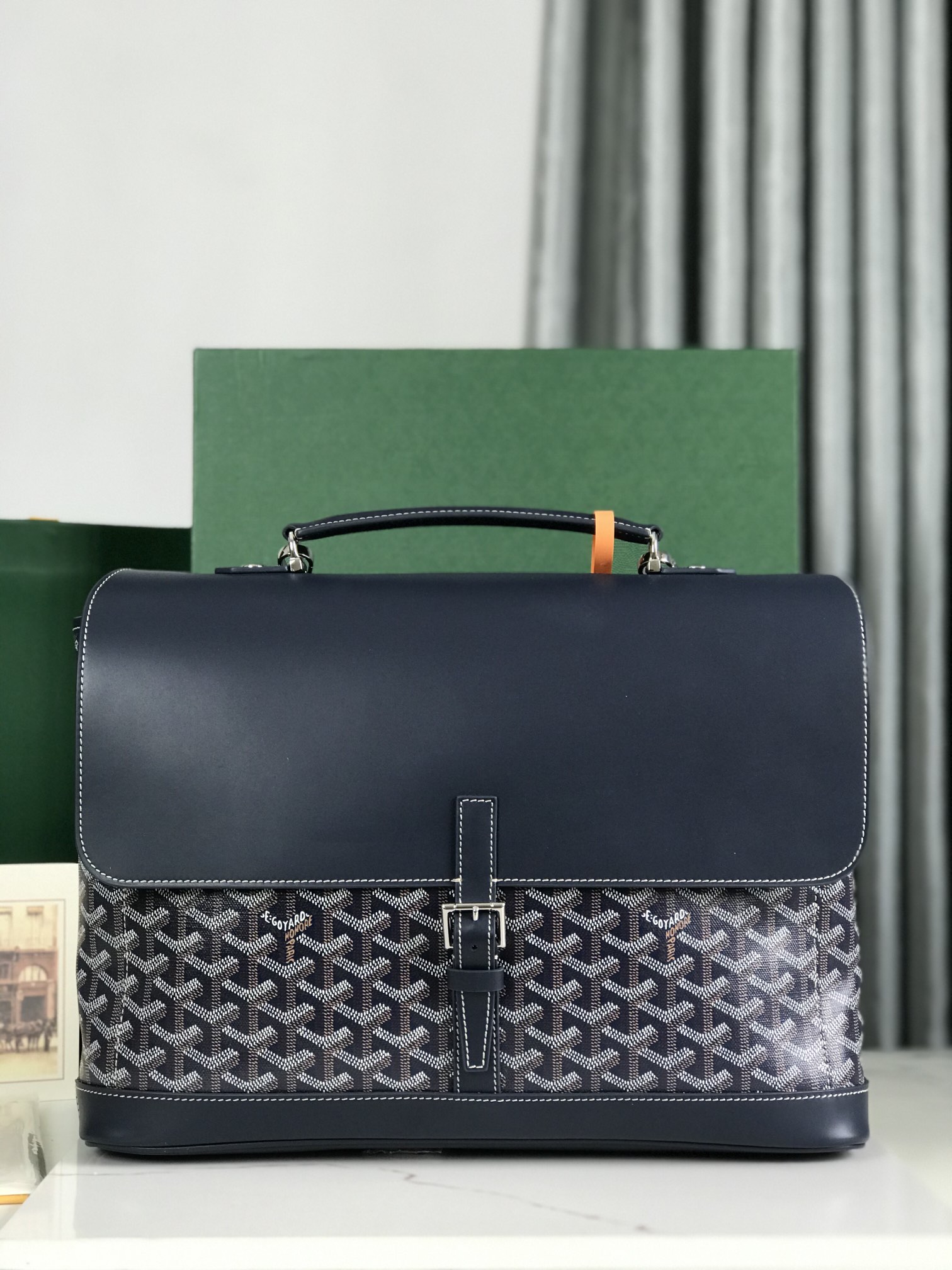 NO:201675,, exclusive background, with original box Goyard's new Citadin Postman Bag #Goyard Citadin# The name comes from the French definition of 