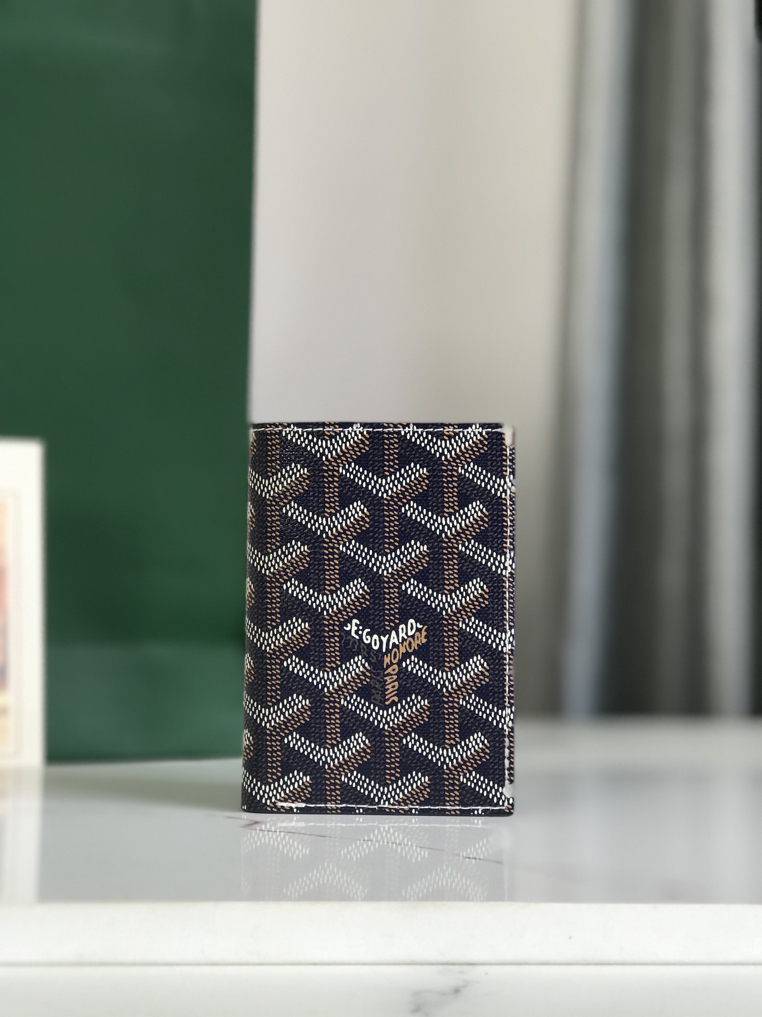 NO:201817,Batch, Goyard card bag, daily matching essential items. The SAINT-PIERRE card holder has a complete function, with a large-size banknote bag that can store cards, documents and banknotes at the same time. The compact design is just right for putting it in a jacket or pants pocket. The custom-made glossy leather with a dedicated wallet that uses a diagonal needle and thread. The perfect interior yellow part is customized first layer cowhide [non-superficial non-second layer] size11*1.5*7.5 (cm) 020609, Goya, saint laurent, wallets, jackets & coats, cowhide19860909批, Goyard  卡包  日常搭配必备单品 SAINT-PIERRE卡夹的功能齐全,设有一个大尺寸纸钞袋,可以同时存放卡片、证件和钞票.袖珍小巧的设计正好适合放入夹克或裤子口袋. 使用专属钱包的对版定制光面皮对角针线完美内部黄色部分为对版定制头层牛皮【非超纤非二层皮】 size11*1.5*7.5（cm） 020609,戈雅,saint laurent,wallets,jackets & coats,cowhide,Bag
