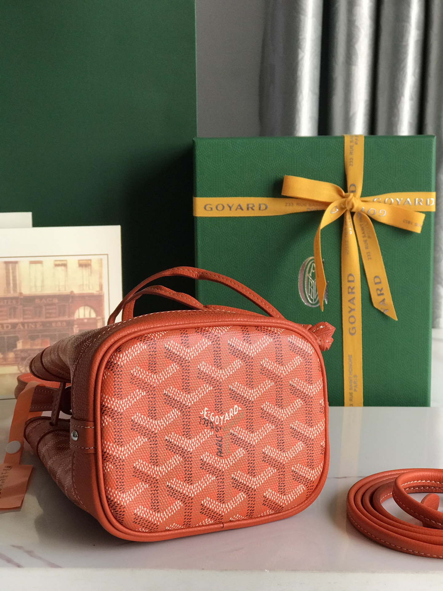 PETIT FLOT MINI Bucket Bag, Lightweight Leather Crossbody, 12x10.5x17.5cm 11 i1750922858 6046 7