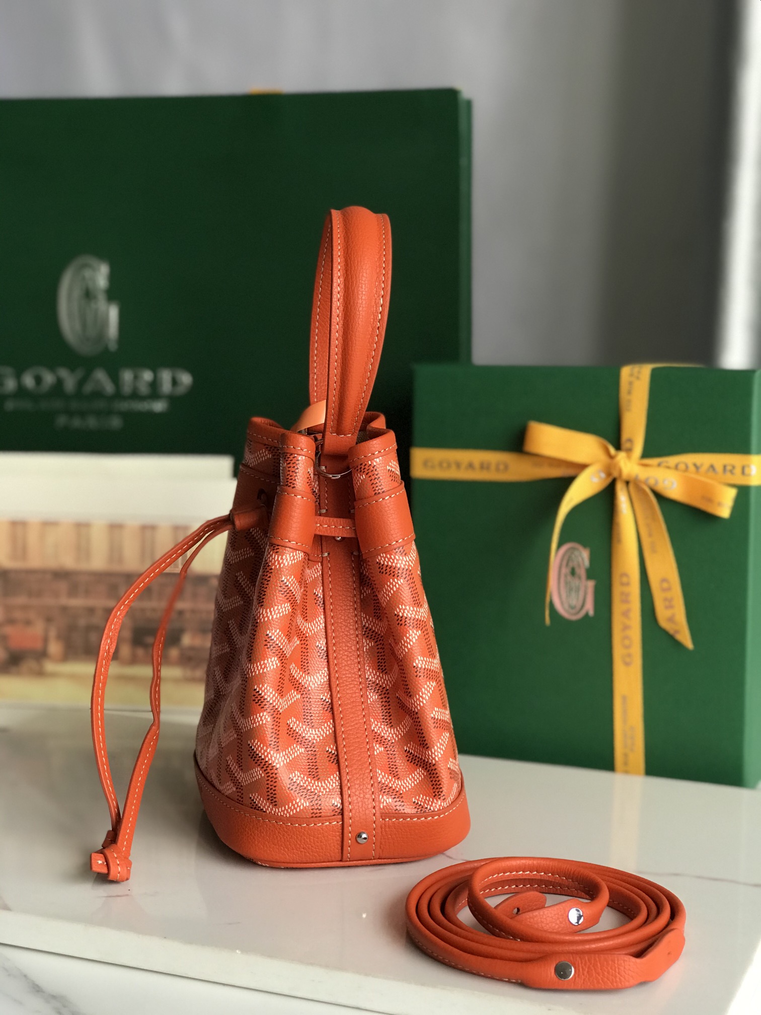 PETIT FLOT MINI Bucket Bag, Lightweight Leather Crossbody, 12x10.5x17.5cm 4 i1750922858 7585 3