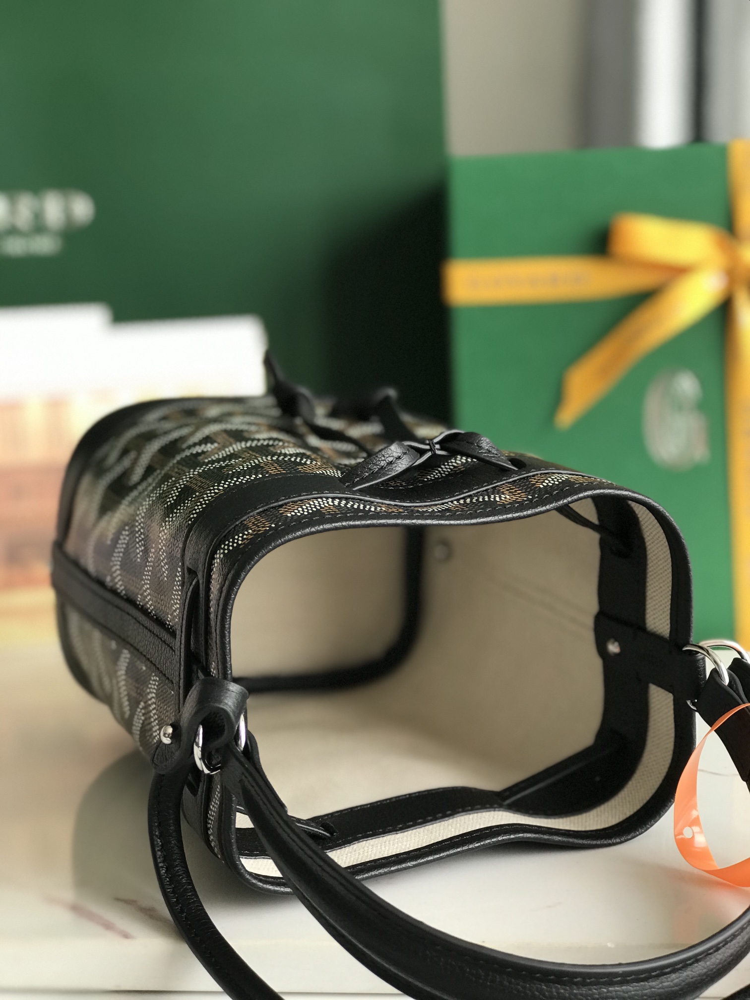 PETIT FLOT MINI Bucket Bag, Lightweight, Compact, Versatile, 12x10.5x17.5cm 10 i1750925331 282 0