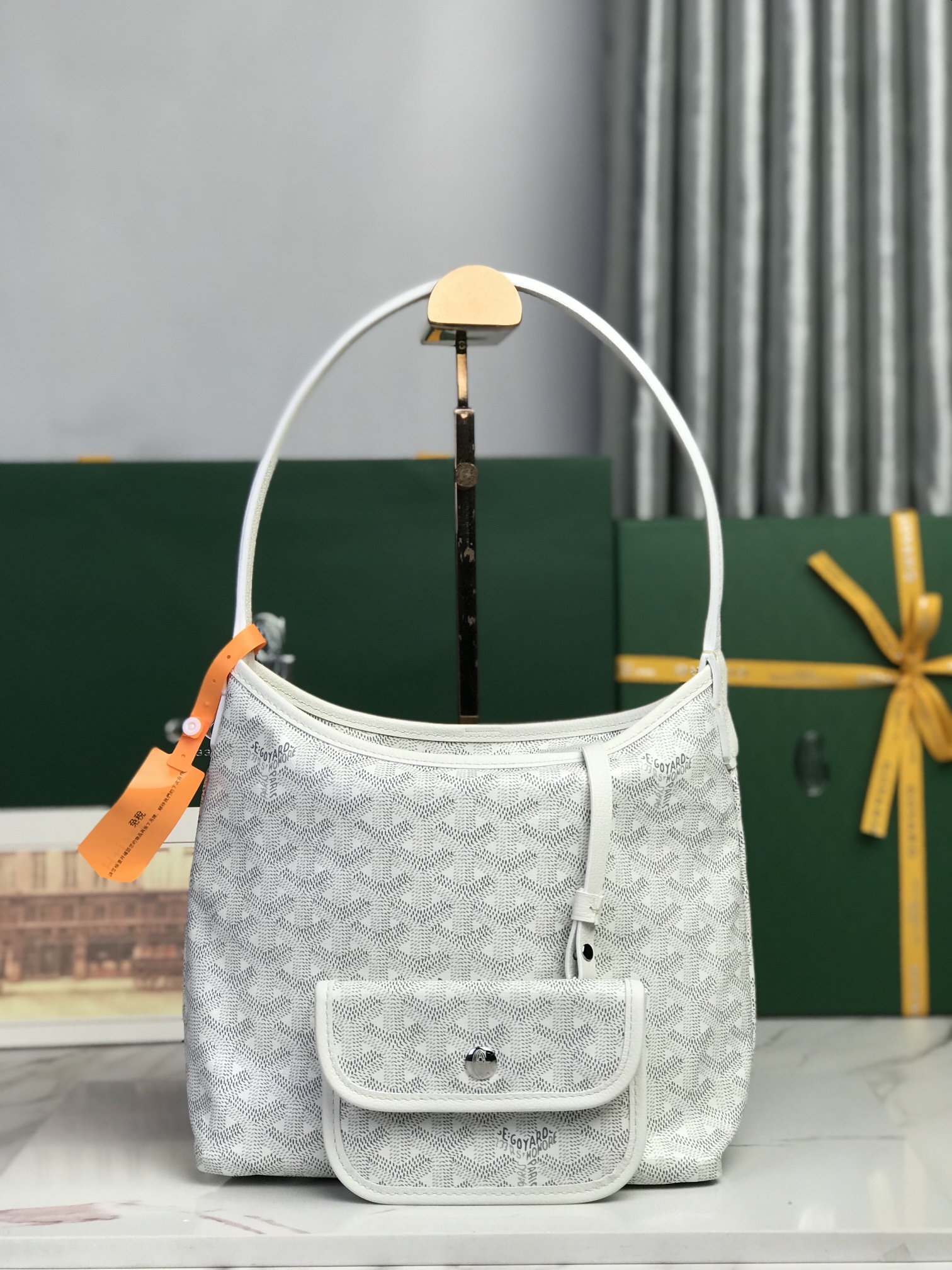 Blanco 🔍120250