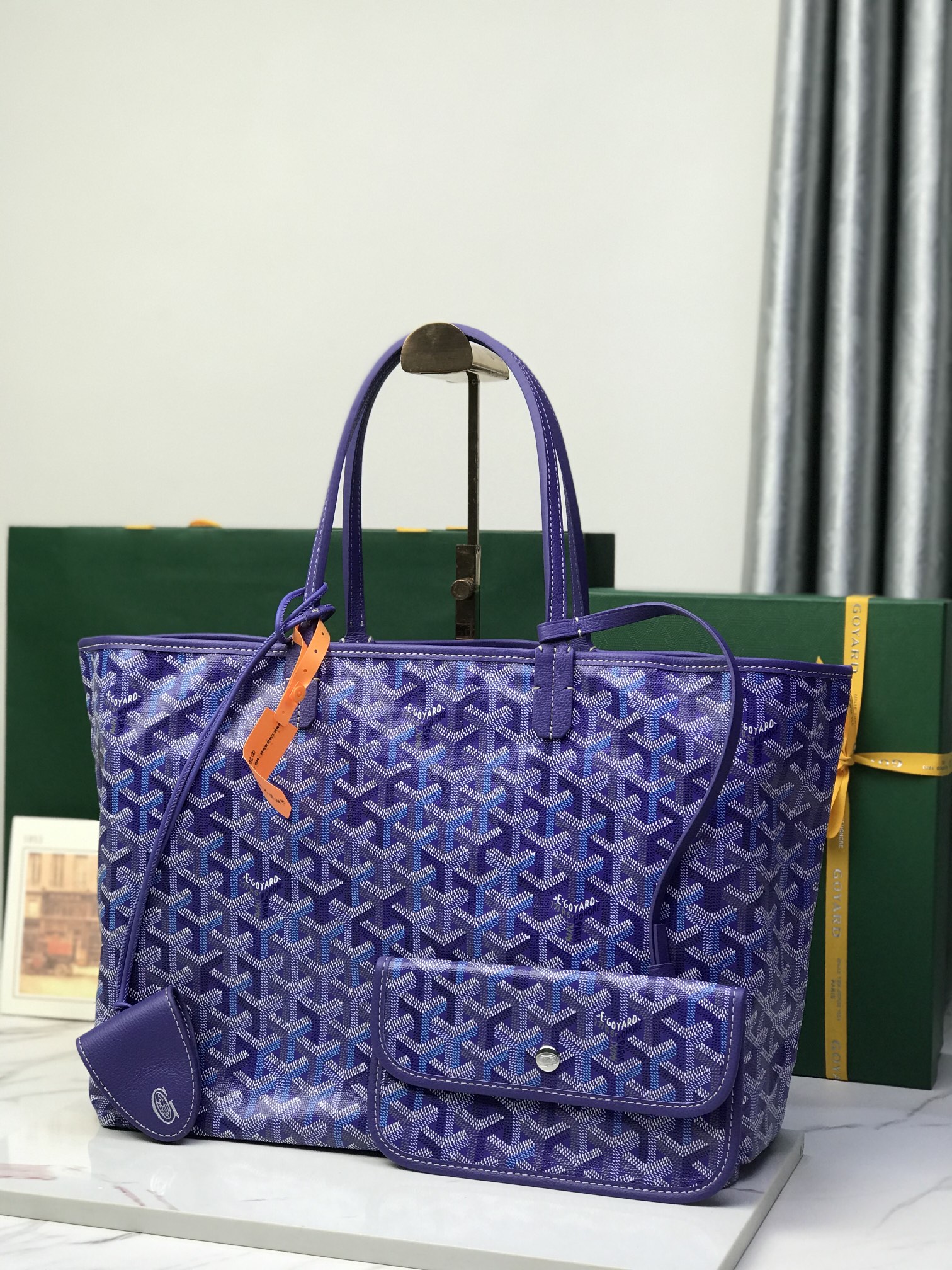 NO:768672,Special grade This 2026 limited edition SAINT LOUIS small bag is made of limited edition four-season colorful canvas. It is inspired by the gorgeous tones of the four seasons and launched in four colors. The colorful GOYARDINE canvas replaces the conventional three-color design with a Y-shaped pattern in six colors. Whether it is refined and elegant or casual, low-key and restrained or eye-catching. SAINT  LOUIS large handbags can be perfectly adapted to various occasions. They are extremely light and can be used on both sides. They are equipped with a 'CROC' leather bag to ensure the safety of items and come with a removable inner bag. M size size34×15×28cm, bag opening 47cm 020184, special grade Goya, louis vuitton, saint laurent19860909特级 这款2026年限量版SAINT LOUIS小号包袋,参与限定四季炫彩帆布打造,灵感源自绚烂的四季色调从而推出四款配色.多彩GOYARDINE帆布以六种配色的Y字纹取代常规的三色设计.无论是精致优雅或休闲随性,低调内敛或夺目亮眼. SAINT LOUIS大号手袋都可以完美适配各种场合,轻盈至极还可以双面使用,配有“CROC”有皮革包夹确保物品安全,并附有可拆卸内袋. M尺寸size34×15×28cm,袋口47cm 020184,特级戈雅,louis vuitton,saint laurent,Bag