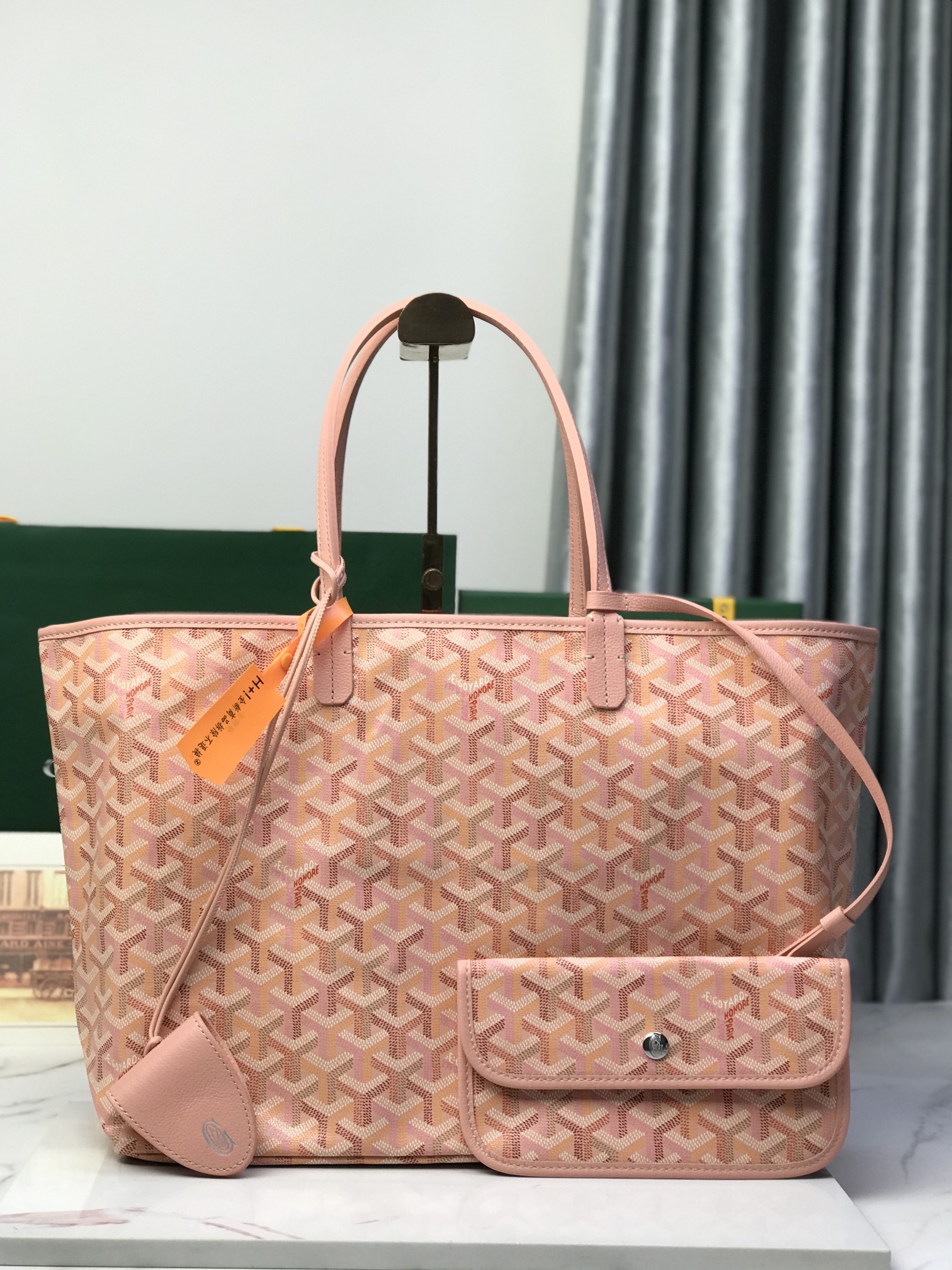 樱花粉 🔍020184