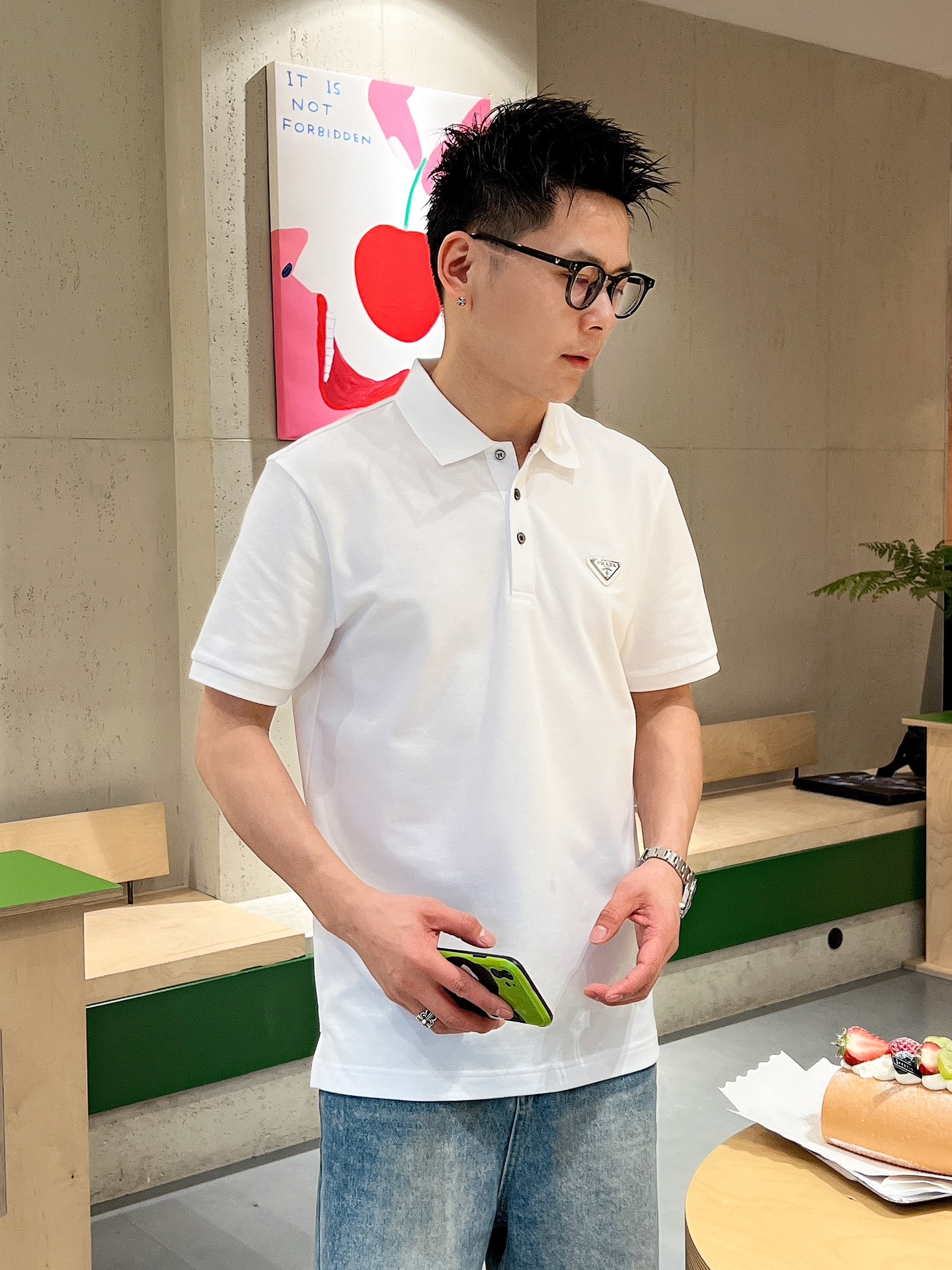 NO:121122,PRD 25/ss Spring and Summer New Mercerized Beaded Lapel Polo Classic Triangle Marking on the chest Comfortable and soft upper body Standard version Black and white Number of codes M L XL XXL XXXL,,alexander wang19860909PRD 25/ss春夏新款丝光珠地翻领Polo 胸前经典三角标标识 上身舒适轻柔 标准版型 黑白两色 码数M L XL XXL XXXL,,alexander wang,Men's clothing