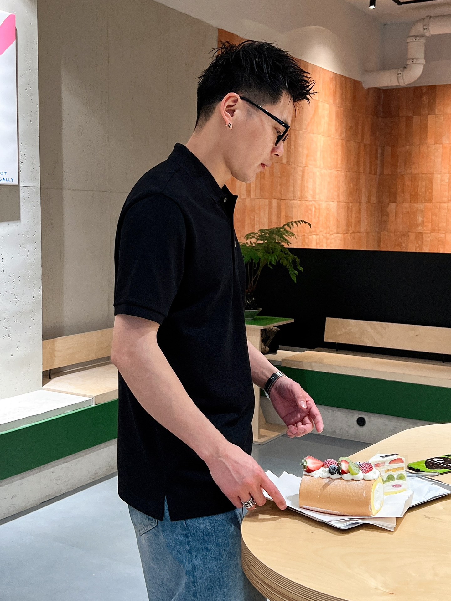 PRD🆕 25/ss春夏新款丝光珠地翻领Polo 胸前经典三角标标识 上身舒适轻柔 标准版型黑白两色码数