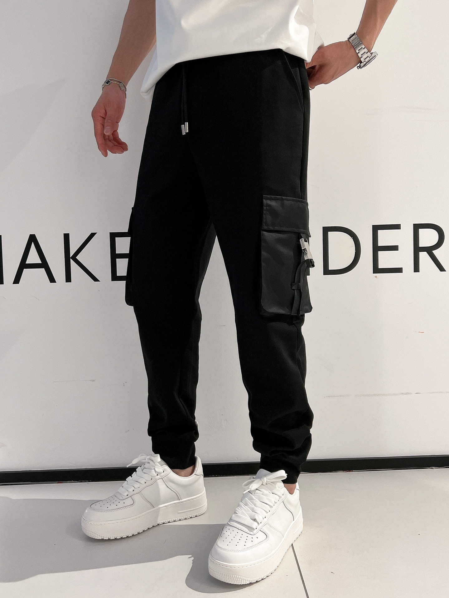 NO:522759,Prada 2025 Spring and Summer latest casual pants counter 1:1 top replica, full quality!  A must-have item for trendy people!  The old man who knows the goods quickly starts with size M~3XL, prada, alexander wang19860909普拉达 2025春夏最新休闲裤专柜1:1顶级复刻,全品相！潮人必备单品！懂货的老铁赶紧下手 尺码M~3XL,,prada,alexander wang,Men's clothing