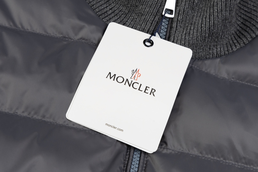Moncler Knitted Wool Sweater with Unique Snail Design and Feathers in Grey - 图片 4