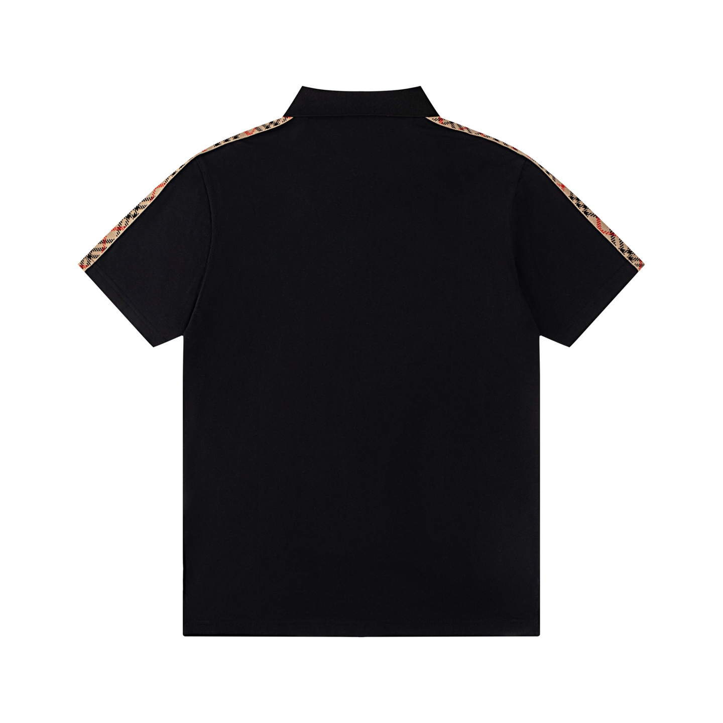 P95 Burberry/巴宝莉领子条纹撞色拼接纯色logo刺绣春夏新款男士时尚短袖Polo衫！夏季想要穿得减龄又显活力，必须要有一件polo衫，经典且百穿不厌的基础衫，男士夏日必备的百搭神品，无论你是商务办公还是休闲出行，它都能随心所欲的为你切换各种风格完美不挑场合与身形！，夏天穿非常凉快舒服面料触感爽滑舒适，轻薄透气，上身凉爽宜人，一点都不会觉得闷热，极致亲肤的穿着，做工与走线细节更是精湛到完美至极，男士高端首选！M-3XL
颜色:黑色