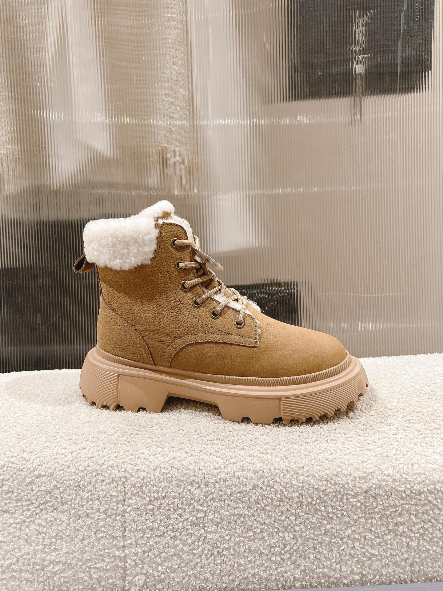 High-End Hogan Winter Boots: Lightweight Snow and Martin Styles, Sizes 5-40. - 图片 3