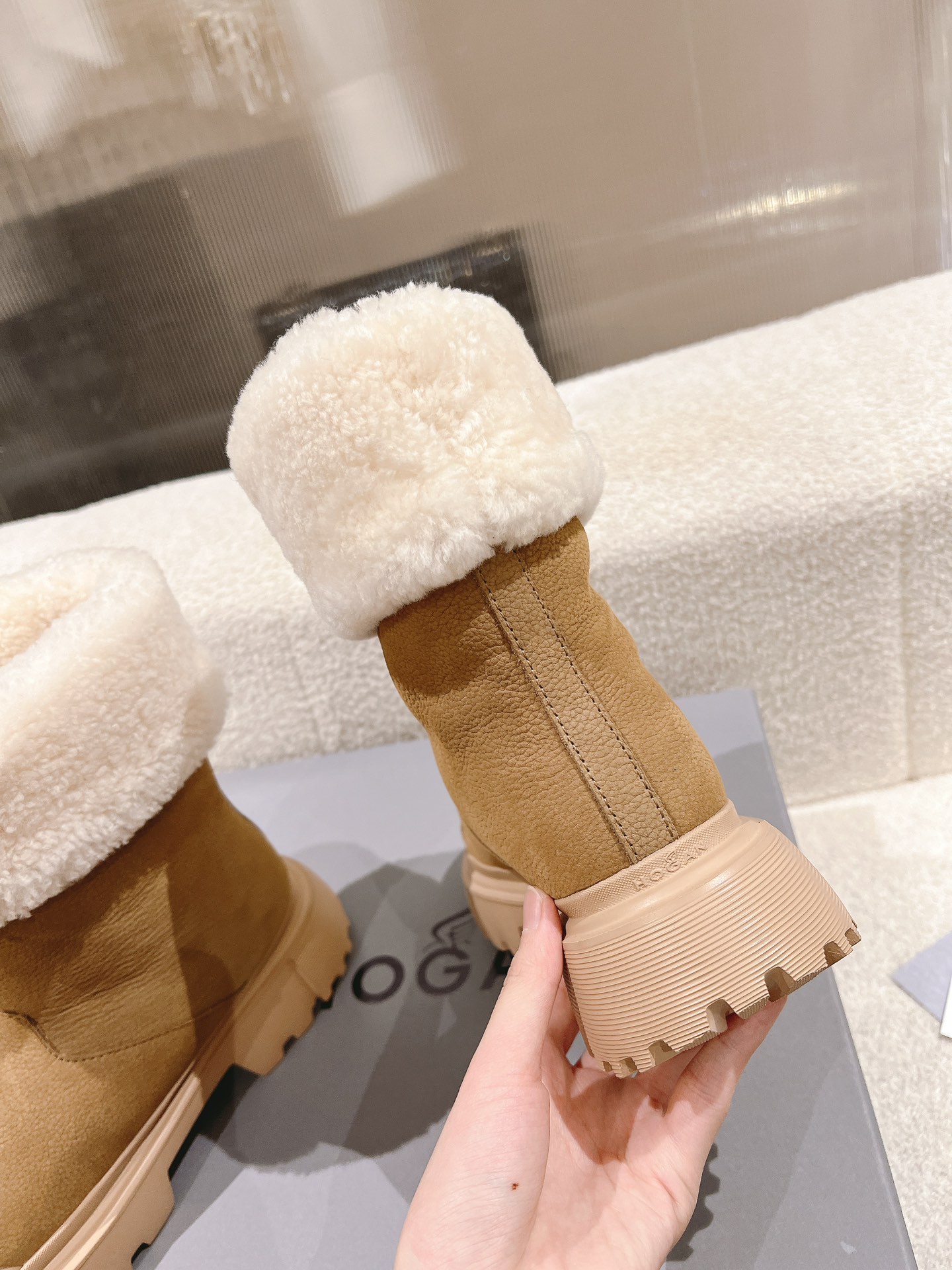 Winter Fashion Preview: Hogan’s High-End 840 Snow Boots Collection - 图片 9